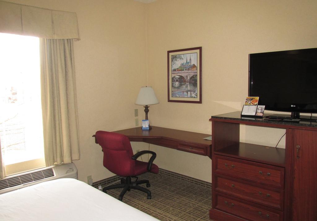Hotel Baymont By Wyndham Lafayette Airport Exteriér fotografie