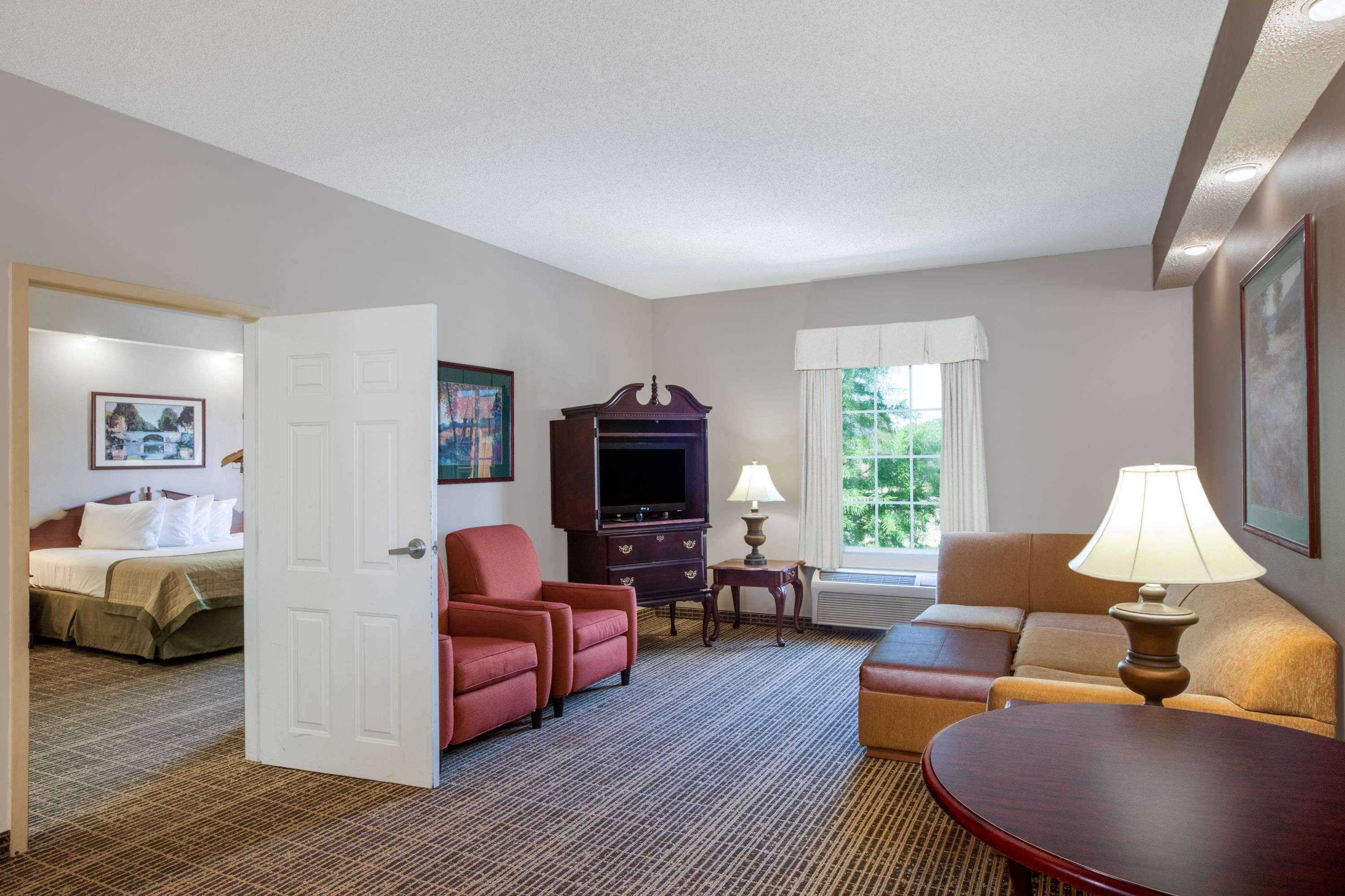 Hotel Baymont By Wyndham Lafayette Airport Exteriér fotografie