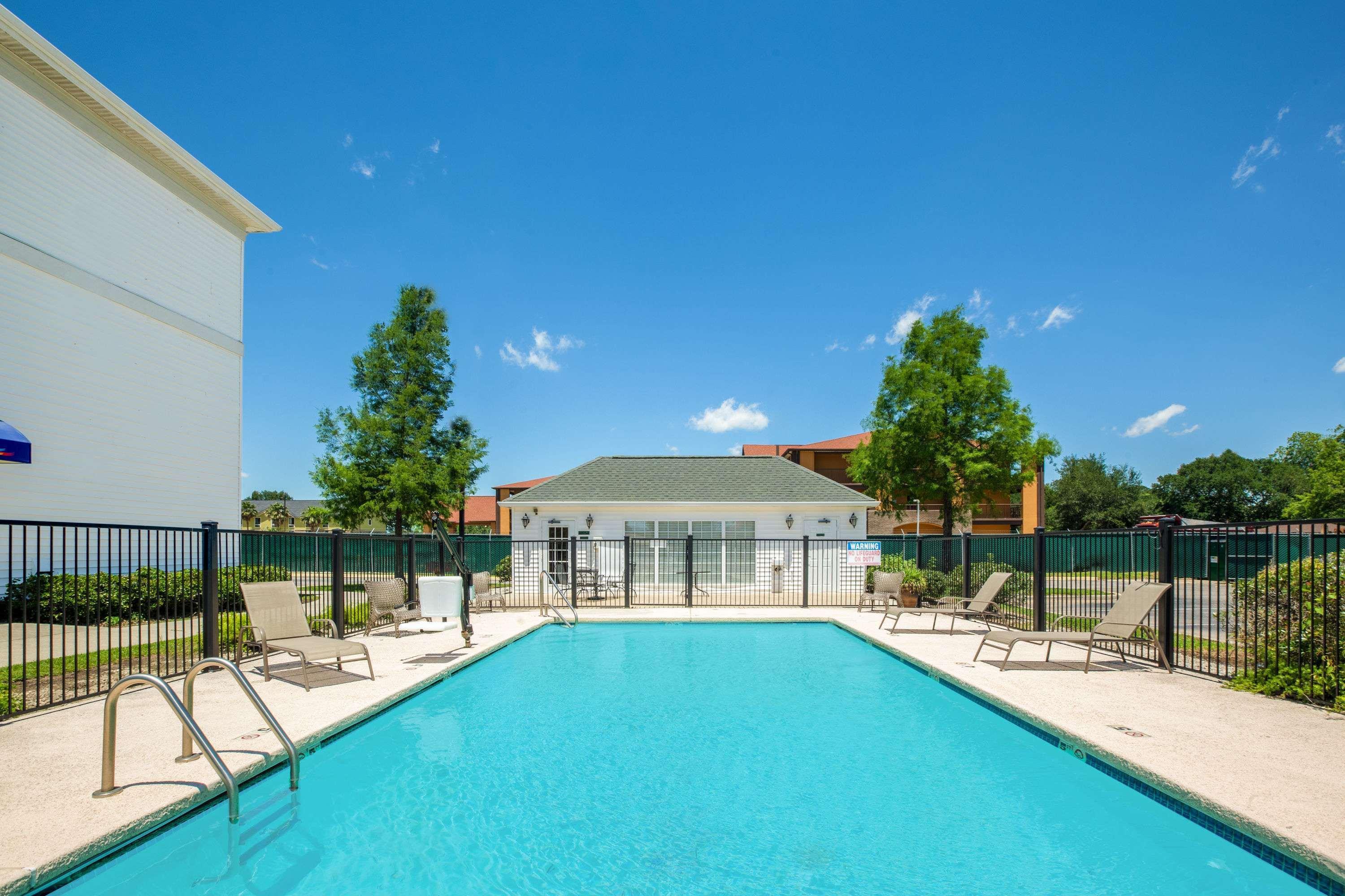 Hotel Baymont By Wyndham Lafayette Airport Exteriér fotografie
